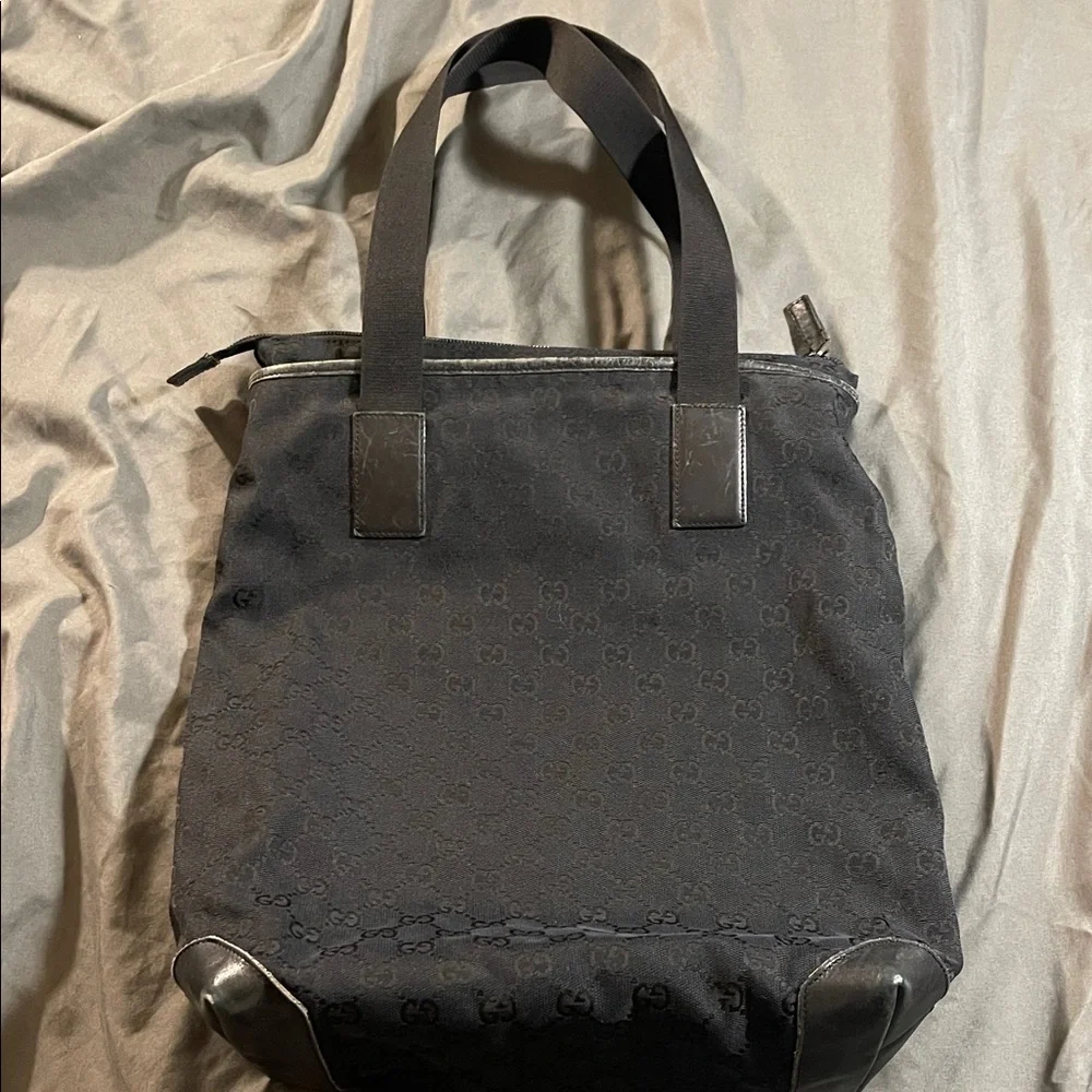 Gucci Black GG Canvas Messenger Tote - Picture 4 of 5